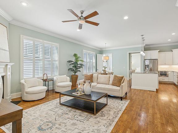 4th image of 732 Shelley Ln