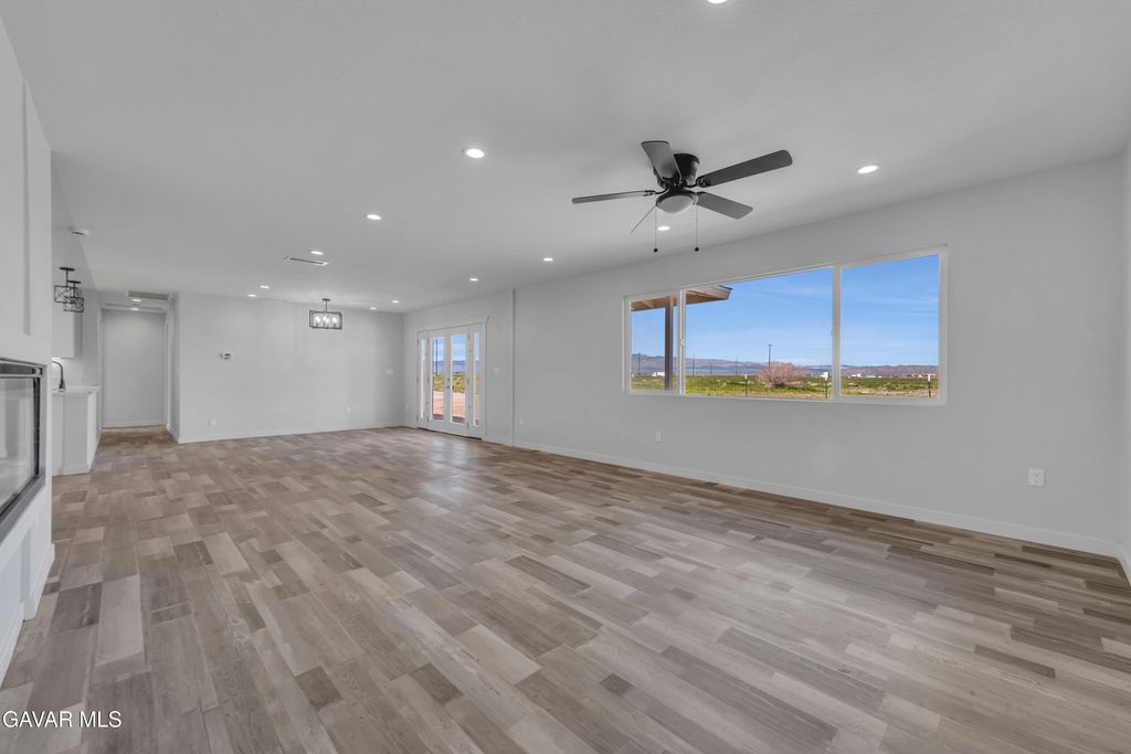 49020 70th St W, Lancaster, CA - View 6