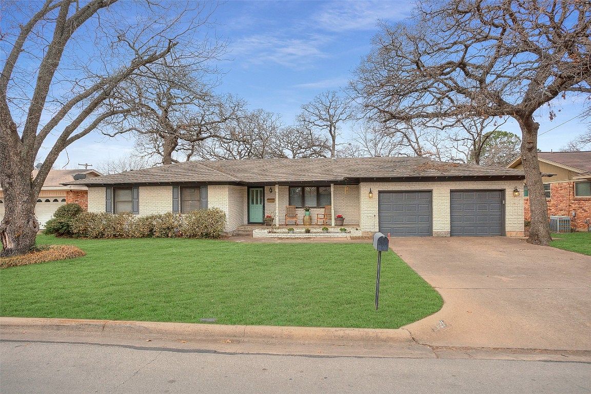 1121 Hurstview Dr, Hurst, TX 76053 Zillow