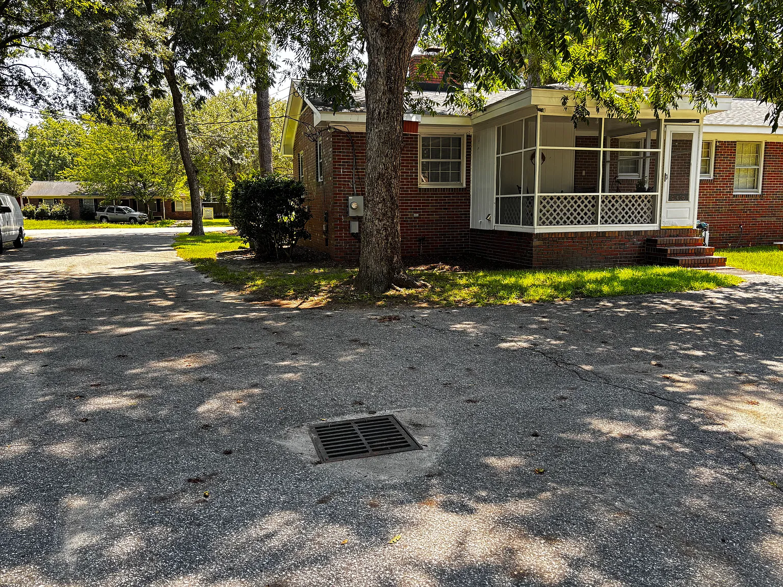930 Bonham Ave — Photo 4