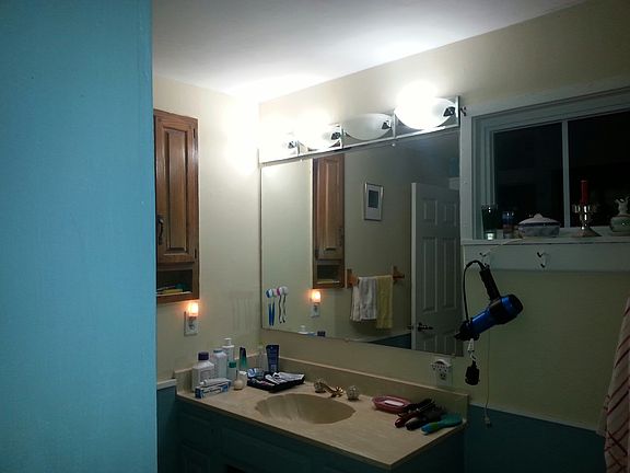 large clean barthroom