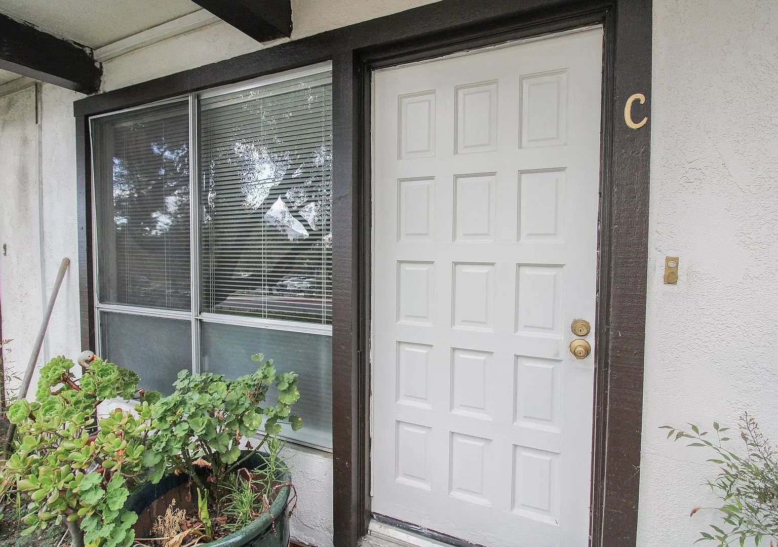 2 Bed, 1.5 Bath SLO Townhouse — Photo 2