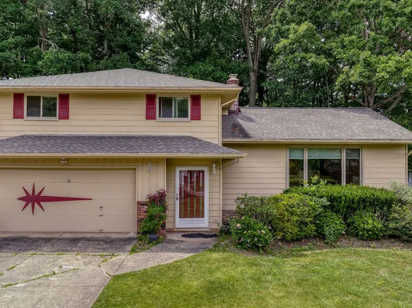 7210 Cottesmore Ln, Solon, OH 44139