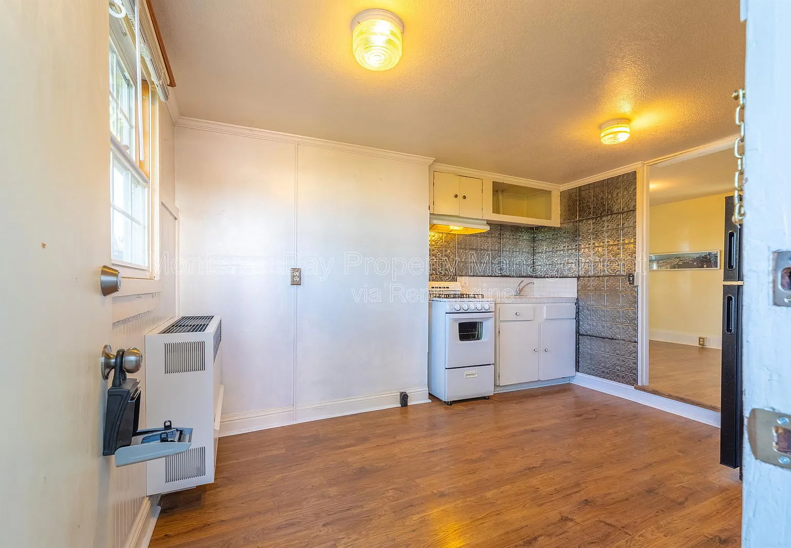 1 bed, 1.0 bath, 450 sqft, $2,050 — Photo 2