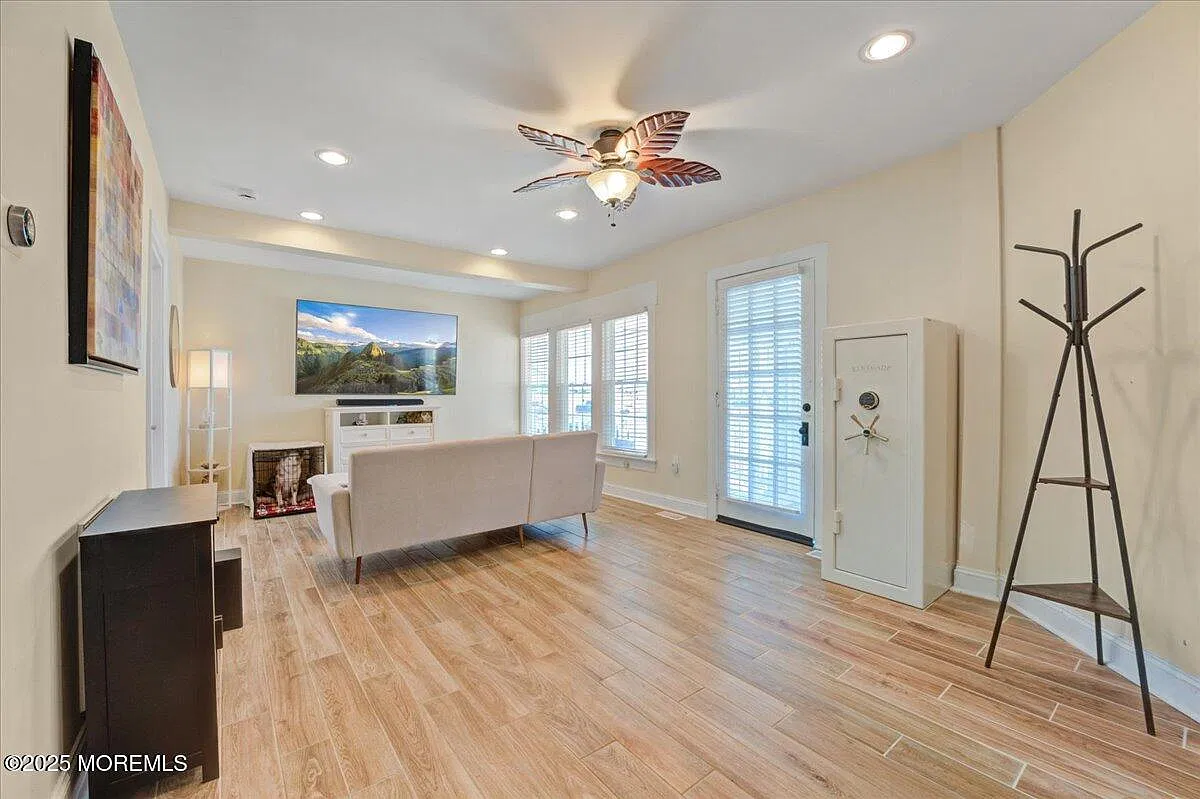 5 bed, $5,500 — Photo 3