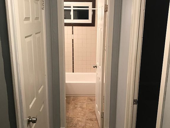 3rd image of 5 Primrose Dr