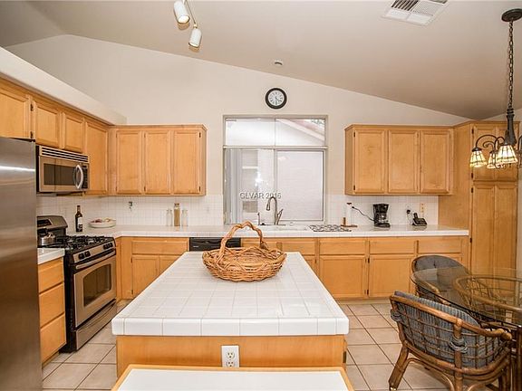 5th image of 1091 Garden Prince Cir