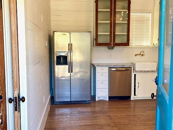 4th image of 2107 Avenue M 1/2