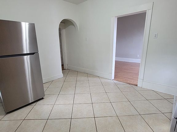 2nd image of 568-570 Main St #6