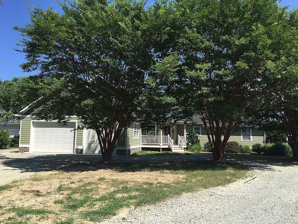 2nd image of 446 Kingscote Dr