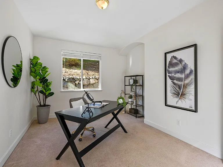 4056 Redondo Dr — Photo 17