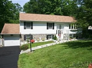 123 Red Mills Rd, Mahopac, NY 10541