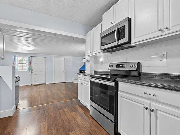 5th image of 505 Helvenston St SE