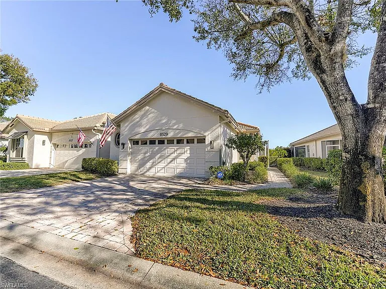 8529 Fairway Bend Dr — Photo 7
