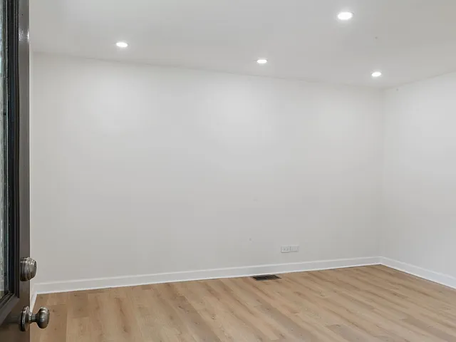 329 Marion Ct — Photo 10