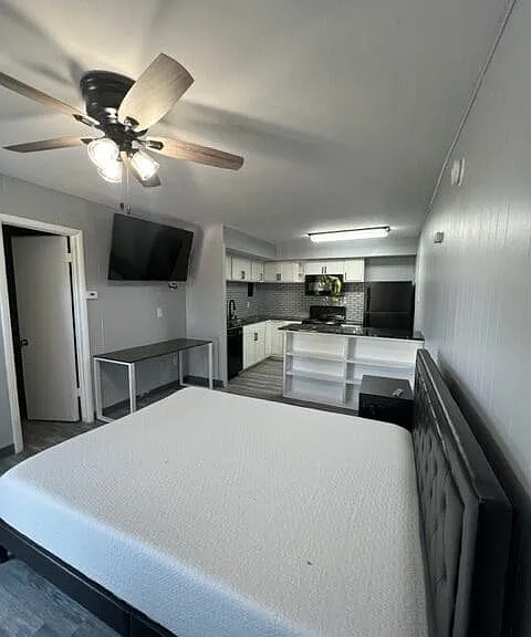 401 Smith St #A3 — Photo 10