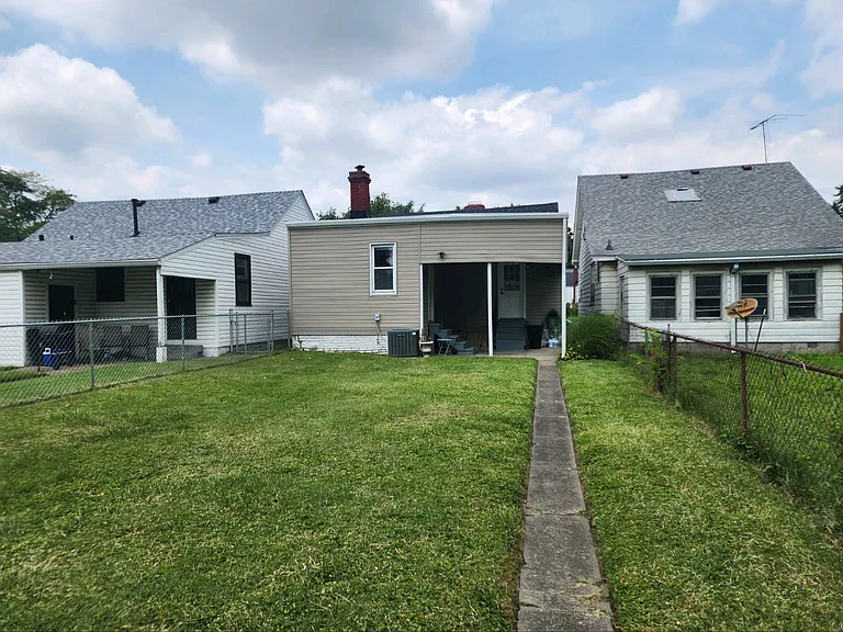 404 E Brandeis Ave — Photo 9