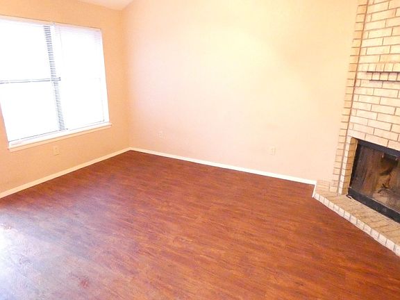 4th image of 24 Teakwood St