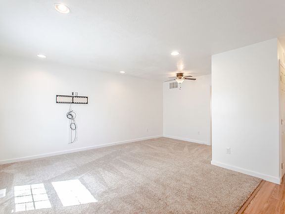 5th image of 55 Cranston Ct