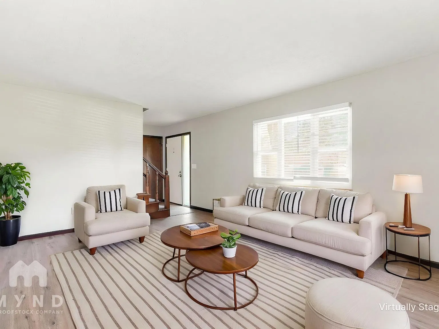 3 bed, 3.0 bath, 1808 sqft, $2,295 — Photo 2