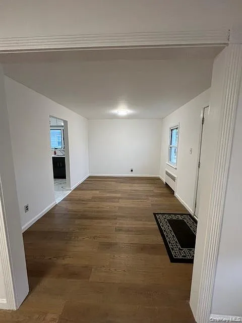 3 bed, 1.5 bath, 1000 sqft, $3,200 — Photo 3