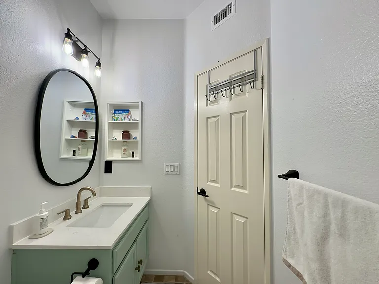Second bathroom with bathtub