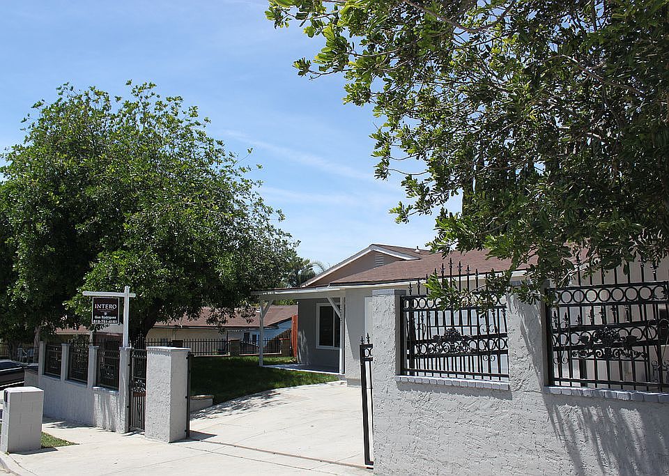 2nd image of 12021 Carl St