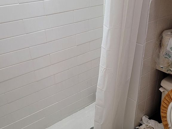 3rd image of 5104 Skillman Ave #3B