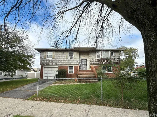 1214 Woodfield Road, Rockville Centre, NY 11570