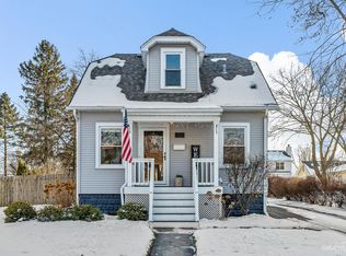 822 E Indiana St, Wheaton, IL 60187