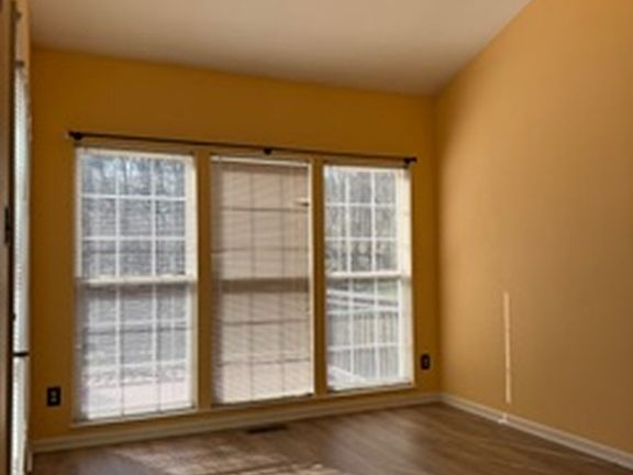 5th image of 13 Barclay Dr