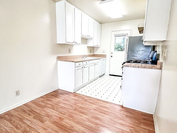 4th image of 2419 Federal Ave