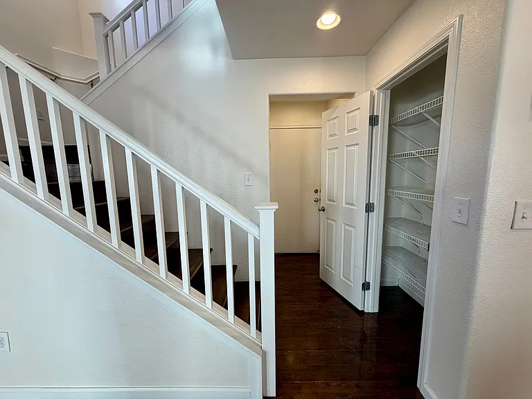10433 Concetta Ave — Photo 8