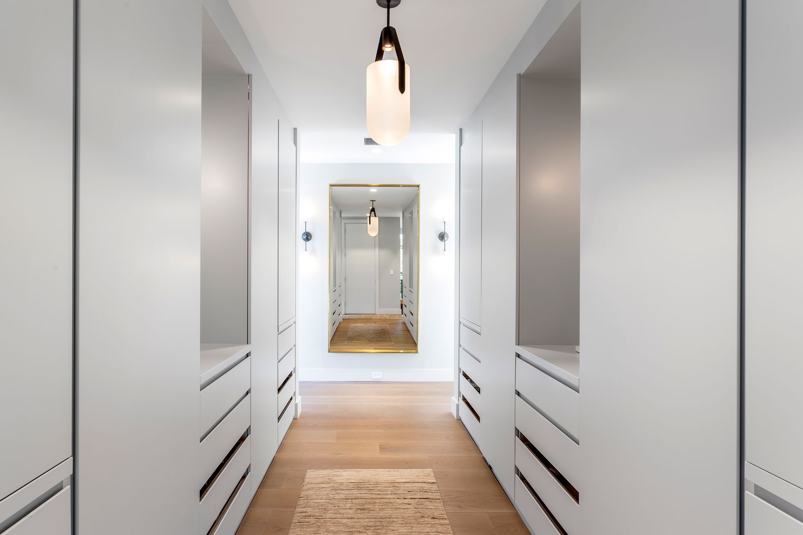  Primary Dressing Area