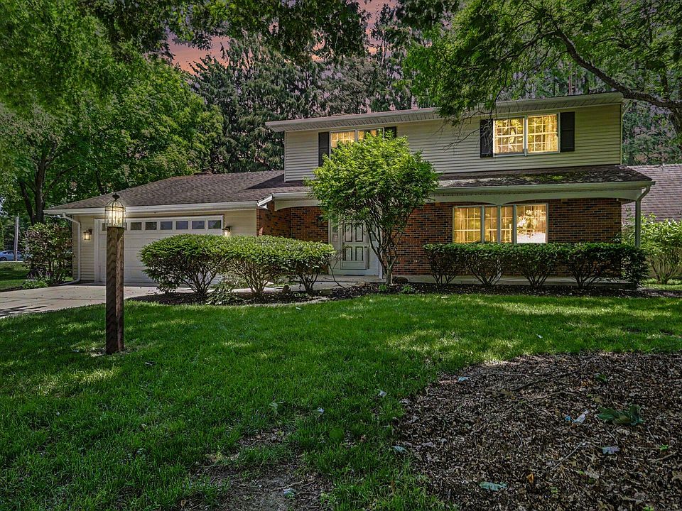 1st image of 844 Brook Park Rd