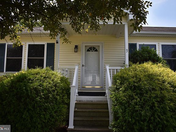 2nd image of 3 Saint James Ct