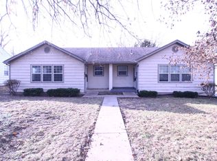 4415 S Parkway Dr, Olathe, KS 66061