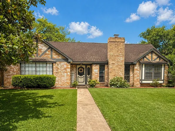 123 Spanish Moss Ln, Lake Jackson, TX 77566