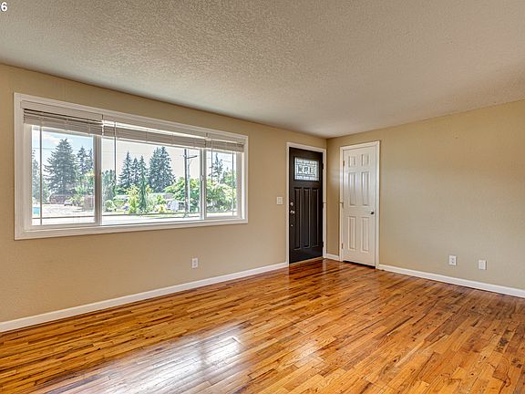 2nd image of 9210 NE 95th St