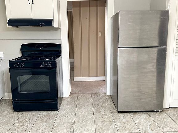 4th image of 1312 W University Ave