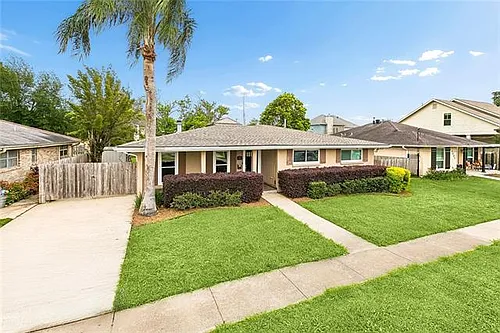 1437 Ocean Dr Photo 1