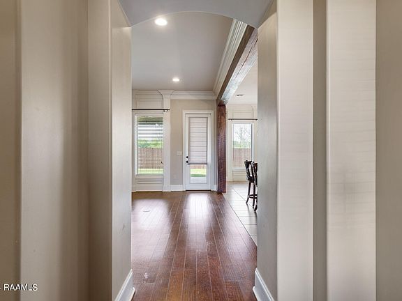 3rd image of 120 Meadowbrook Dr