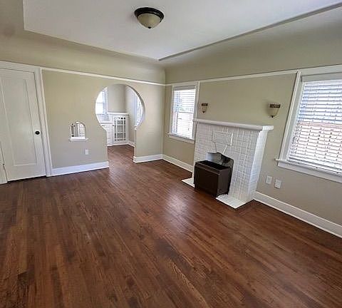 2nd image of 2938 Juniper St #2938