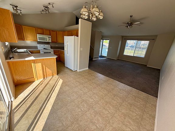 4th image of 3714 Mesa Dr