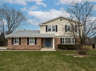 195 Clover Ln, Cedarburg, WI 53012