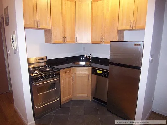 Rented by Bond New York | media 3