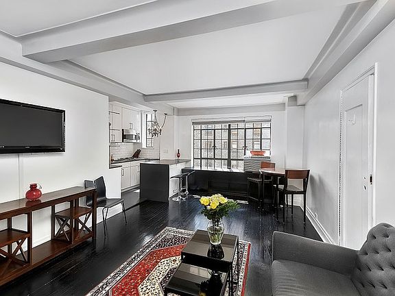 4th image of 10 Park Ave #21C
