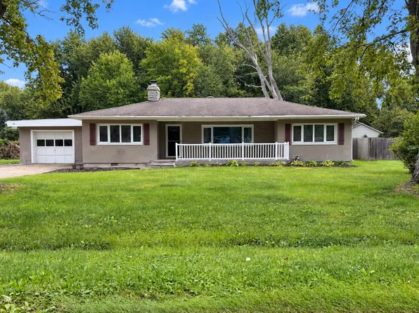 1637 Grove Ave, Benton Harbor, MI 49022
