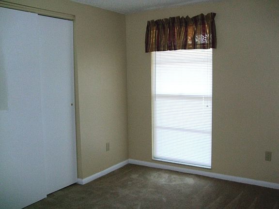 4th image of 1048 Jadewood Ave