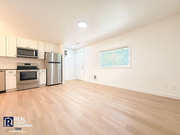 4th image of 7619 Douglas St W APT 3
